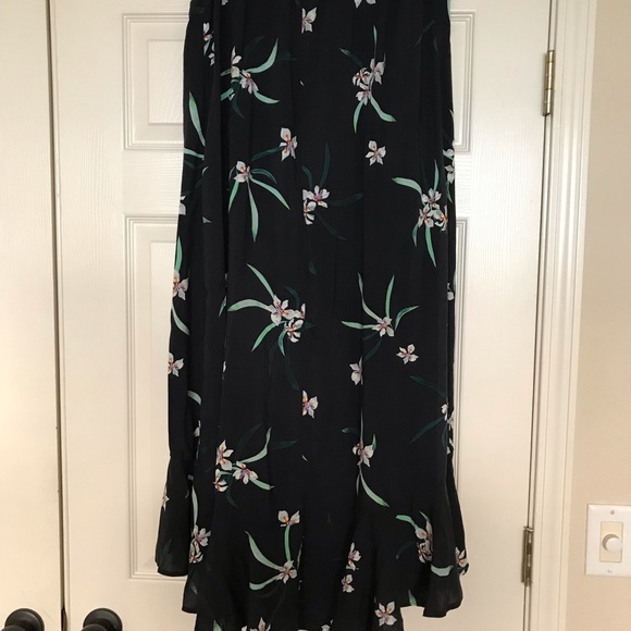 High low skirt. Navy and floral. XL. - Picture 3 of 6